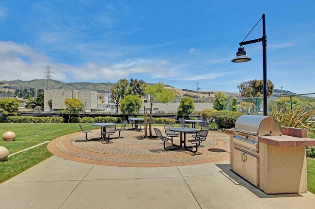 Building Photo - 1488 El Camino Real