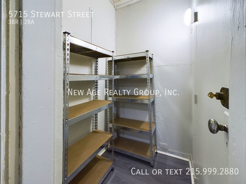 Building Photo - 5715 Stewart St