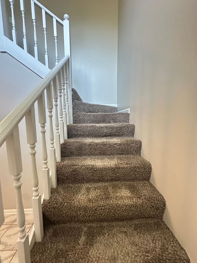 Building Photo - Briarwood West!!!  1/2 OFF FIRST MONTH REN...