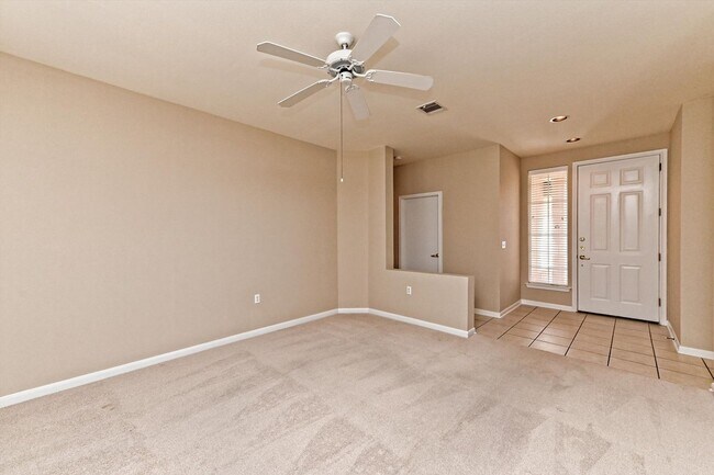 Building Photo - 117 Larkspur Ln