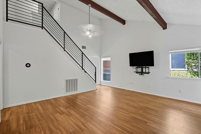 Building Photo - 7258 Coronado Cir