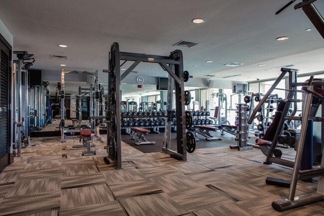 Building Photo - FULLY FURNISHED Studio in Nashville's Prem...