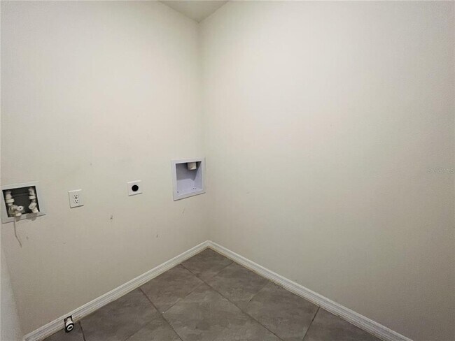 Building Photo - 507 Auburn Grove Terrace