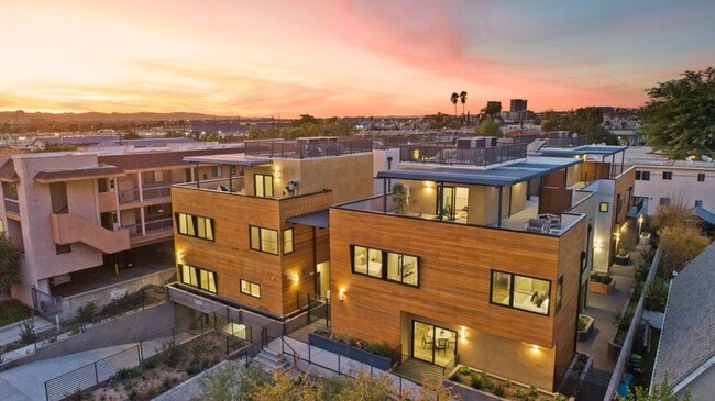 Building Photo - 1059 Elm Ave