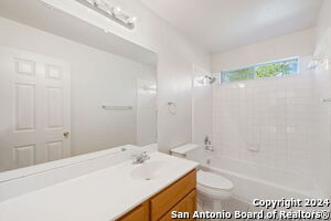 Building Photo - 688 La Bahia Loop