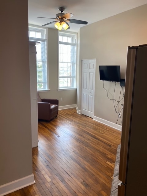 Building Photo - 5 S Center St