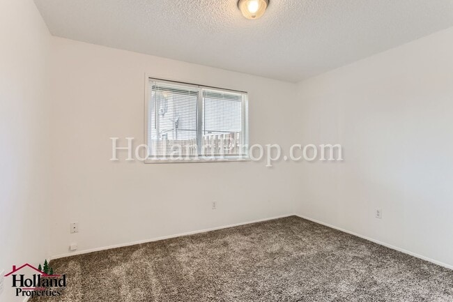 Building Photo - Charming Unit 2 Beds 1 Bath waiting for you!!! NEW PRICE $1,595 and REDUCED SECURITY DEPOSIT!!