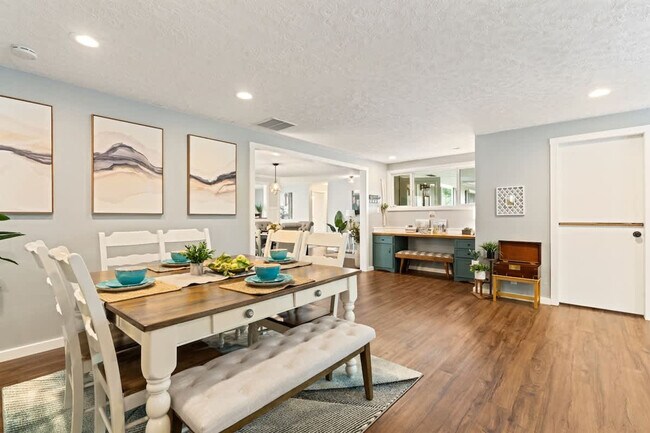 Building Photo - 3413 W Sunset Ave