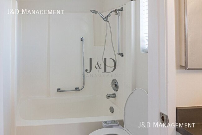 Building Photo - 4077 Utah St