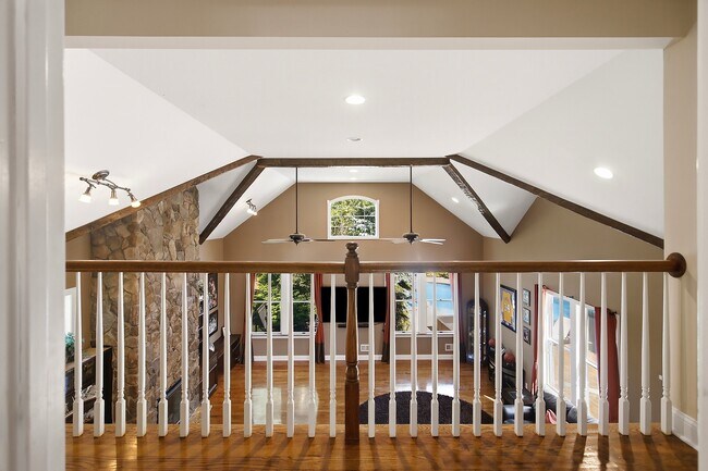 Building Photo - 39 Hilltop Rd