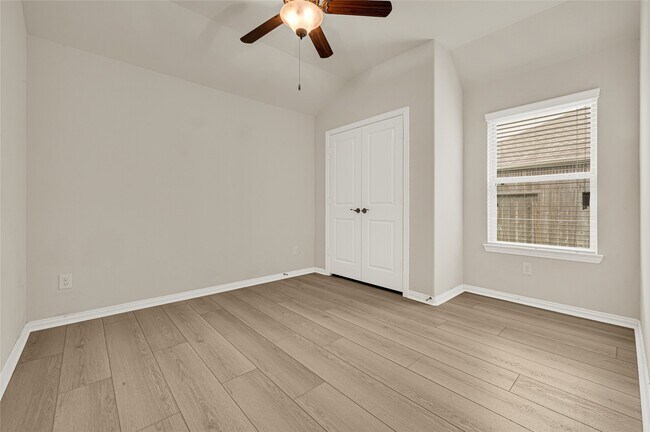 Building Photo - 2414 Willow Fall Ln