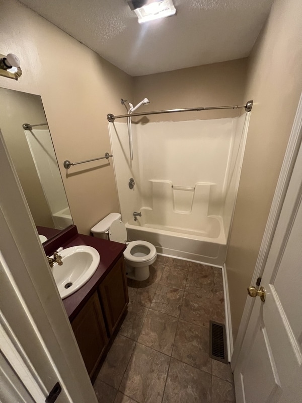 Building Photo - 106 Stone Henge Ln