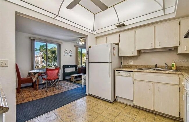 Building Photo - 2404 Florentine Way