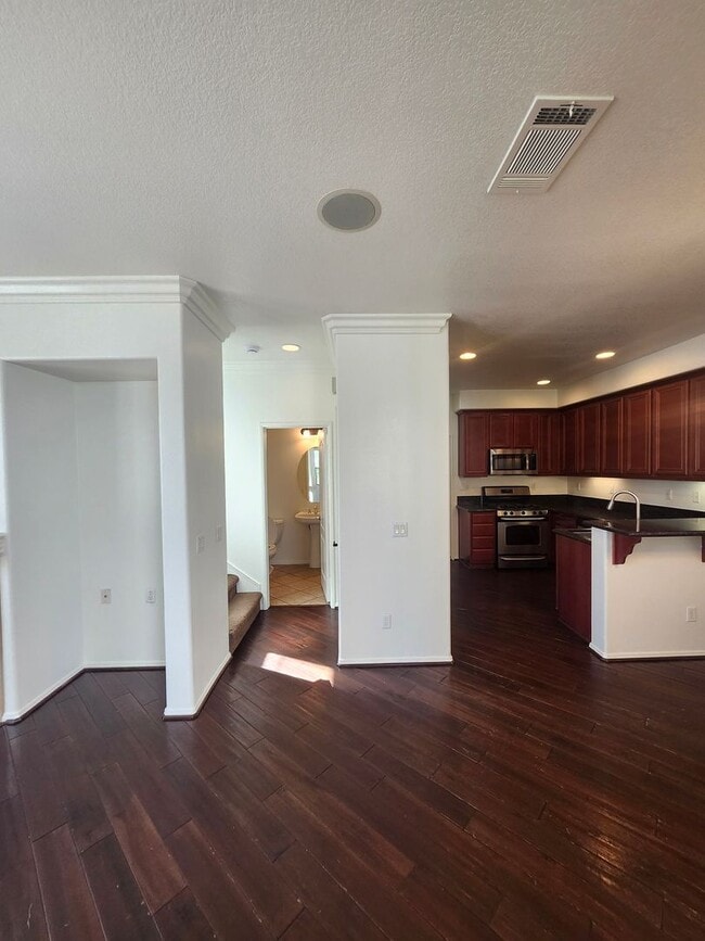 Building Photo - Chino 4 bedroom Beauty