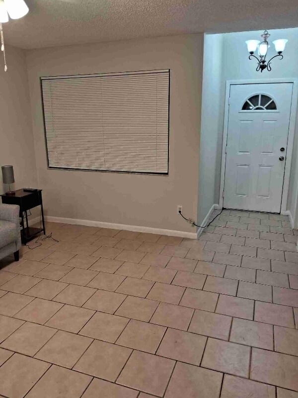 Building Photo - 618-620 Warn-Ree Cir