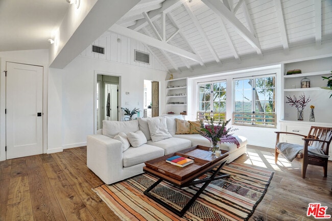 Building Photo - 3531 Wonder View Dr