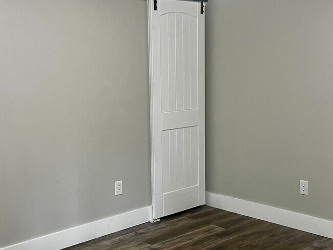 Building Photo - 95 Oakwood Dr