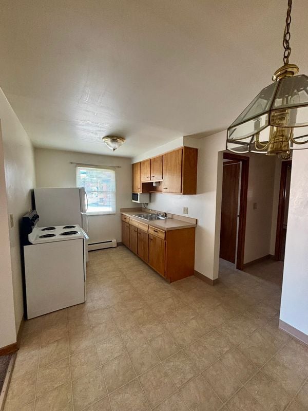 Building Photo - 5333 Broadway-Apartment 1 Broadway