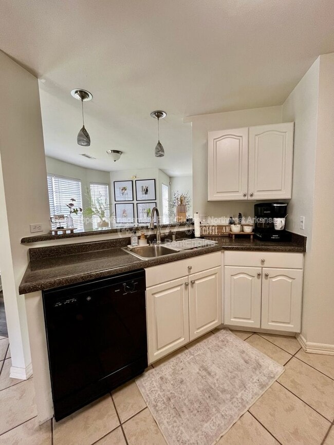 Building Photo - 2728 Westminster Dr