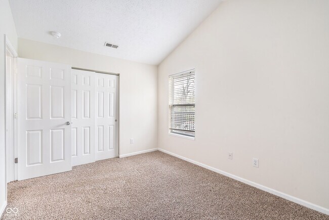 Building Photo - 474 Villa Ct