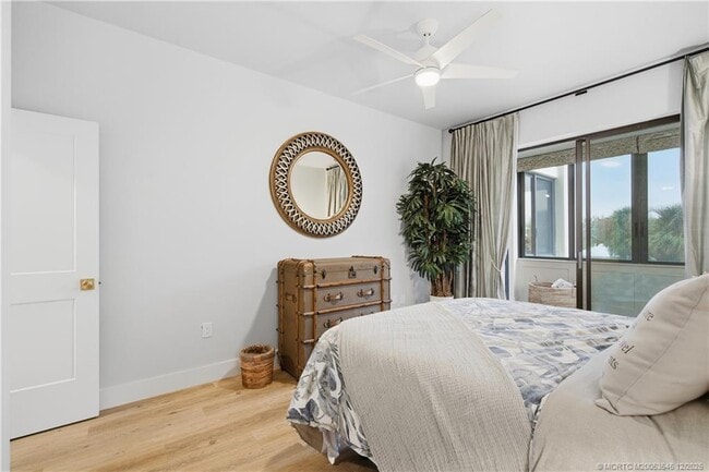 Building Photo - 150 SE Four Winds Dr