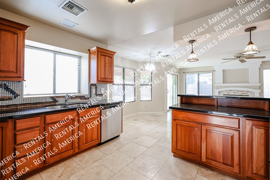 Building Photo - 7395 W Kerry Way