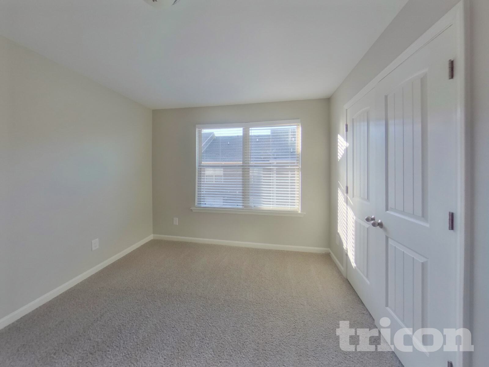 Building Photo - 4009 Commons Dr