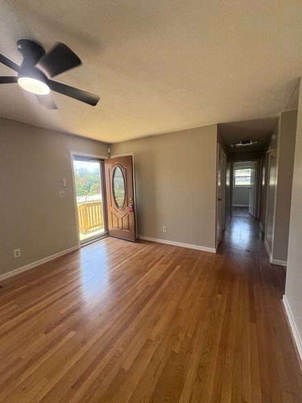 Building Photo - 7363 Hyannis Dr