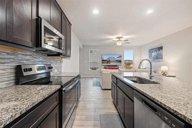Building Photo - 408 Black Opal Dr
