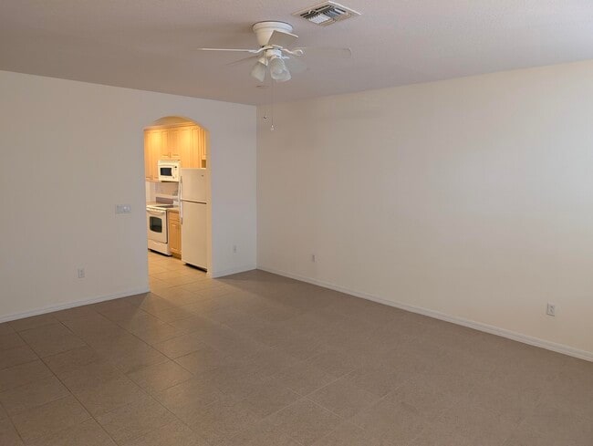 Building Photo - 2062 SE Glen Ridge Dr