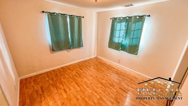 Building Photo - 3311 Camellia Dr