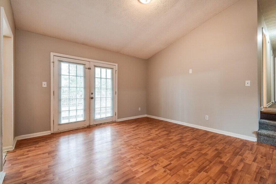 Building Photo - 115 Doubletrace Ln