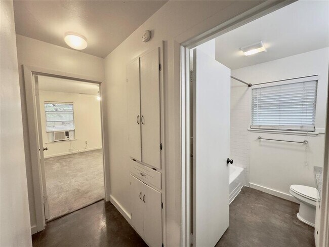 Building Photo - 4708 Red River St
