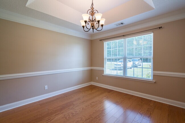 Building Photo - 633 Wilkinson Rd