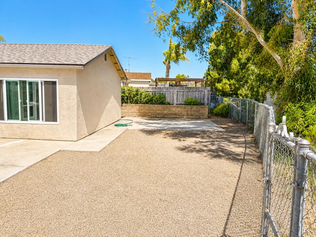 Building Photo - Beautiful Single-Story Home in the Desirable San Carlos Neighborhood