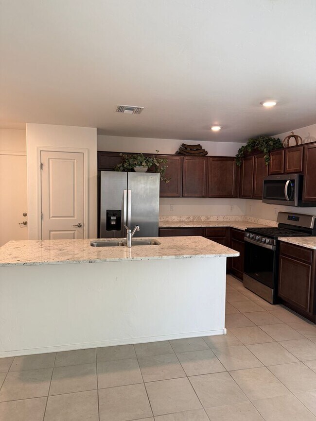 Building Photo - Modern 4-Bedroom Home Built in 2023 – Prime Tucson Location