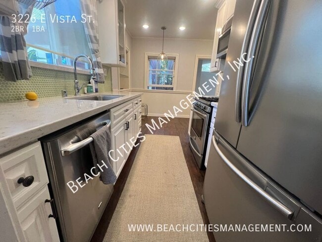 Building Photo - 3226 E Vista St