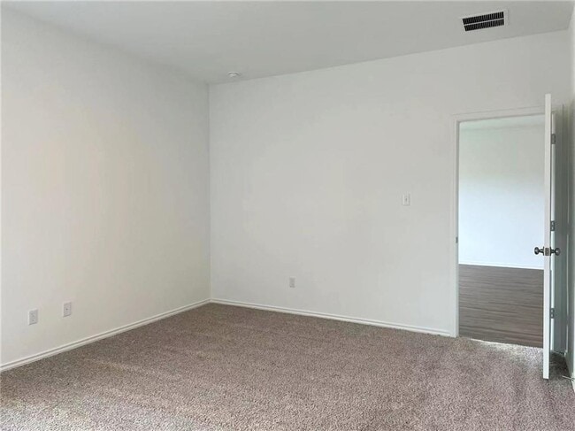 Building Photo - 209 Prairie Dog Town Dr