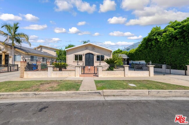 Building Photo - 5038 Hesperia Ave