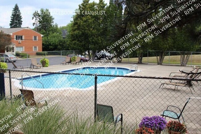 Building Photo - 801 Plate St