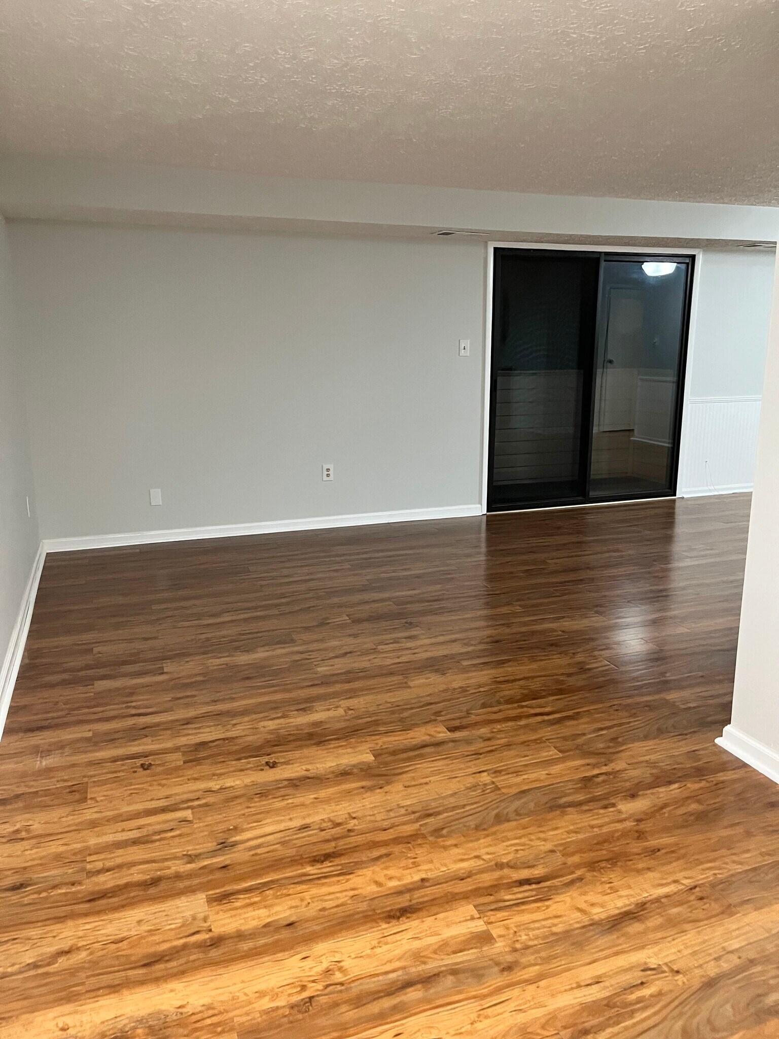 Building Photo - 12411 Hickory Tree Way