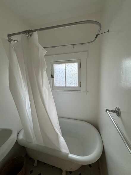 Building Photo - 411 E Anapamu St