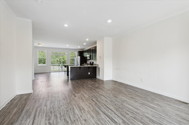 Building Photo - 132 Daybeacon St