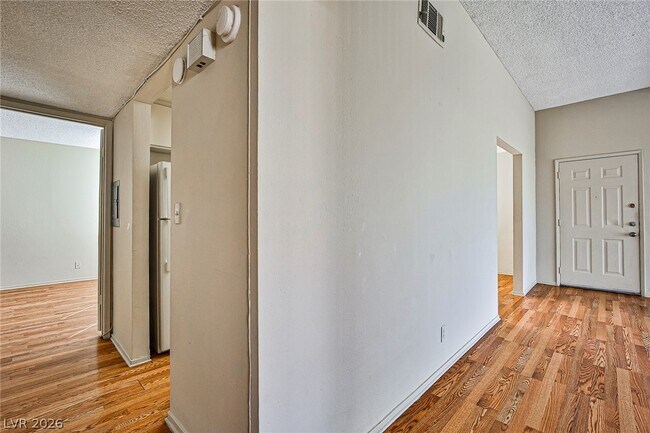 Building Photo - 4340 Gannet Cir