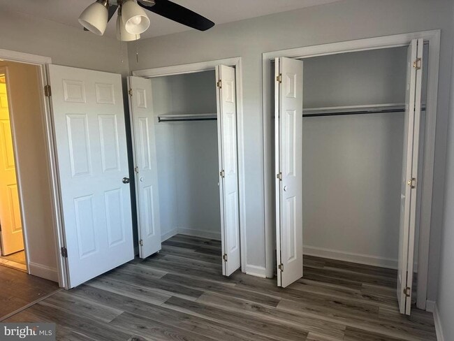 Building Photo - 223 E 8th Ave