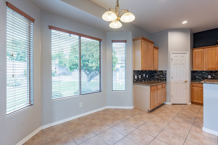 Building Photo - 13354 W San Miguel Ave