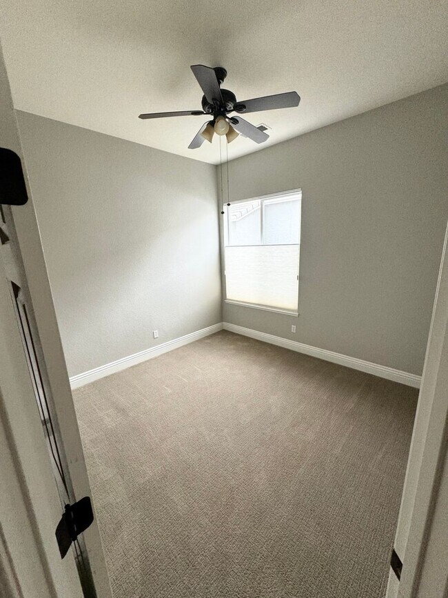 Building Photo - Beautiful Stylish South Reno Home