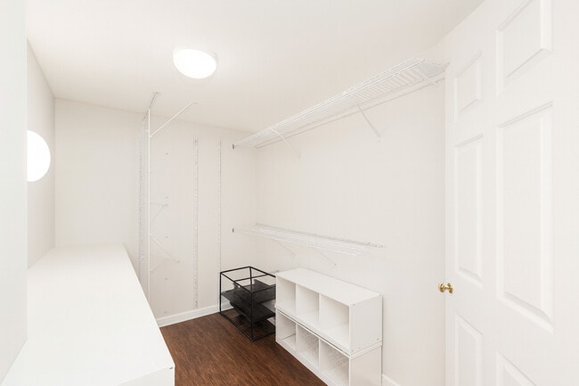 Building Photo - 518 Declaration Ln