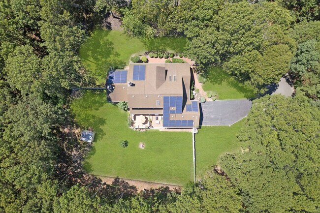 Building Photo - 1 Ginny Ct