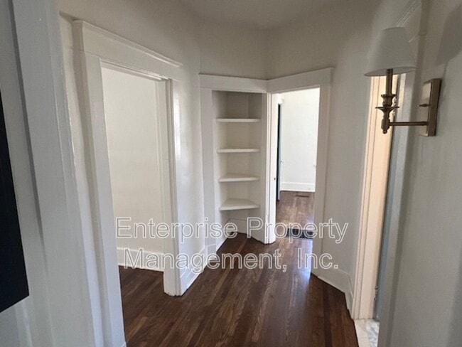 Building Photo - 1321 Snowden Ave